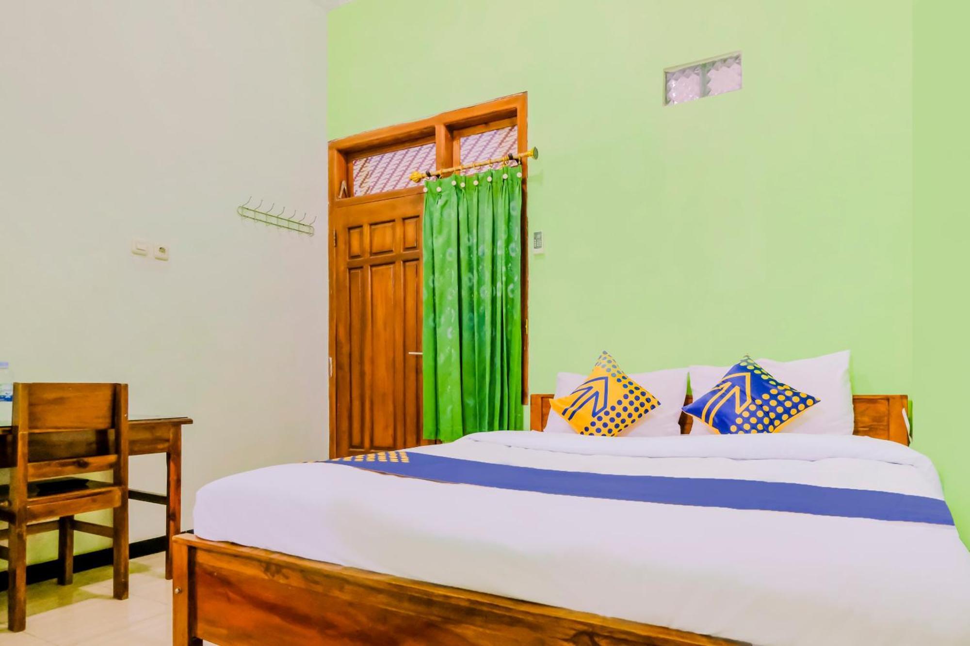Super Oyo 1759 Family Residence Kediri  Extérieur photo