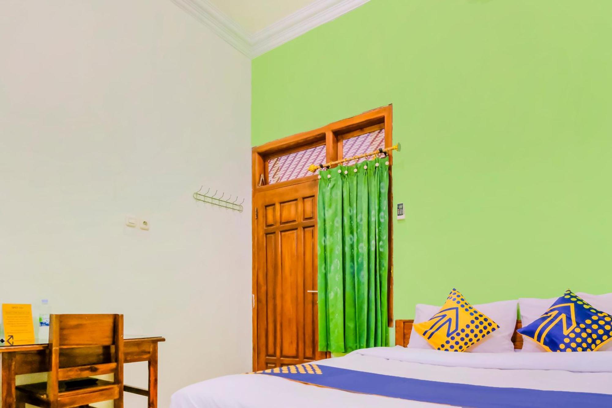 Super Oyo 1759 Family Residence Kediri  Extérieur photo